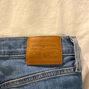 Levis Mile-high jeans (medium wash)